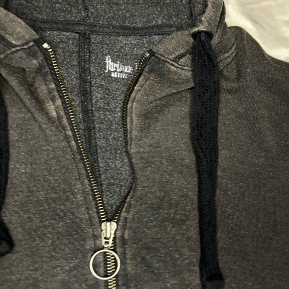 *GREAT CONDITION* Rusted Black/Grey Zip Up - Picture 2 of 8